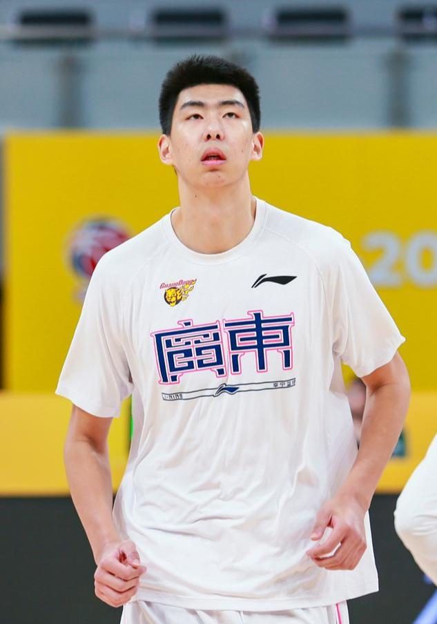 广东宏远“大番薯”试训NBA球队，CBA场均5分4篮板，网友一顿嘲讽